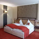 M13 Hotel