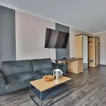 M13 Otel