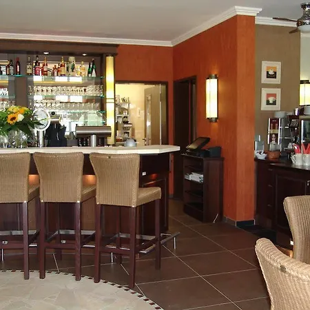 M13 Hotel